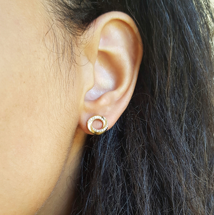 14K Yellow GoldTwisted Circle Diamond Studs
