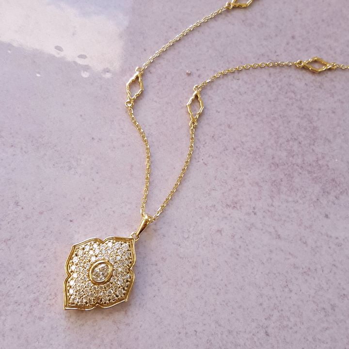 14K Yellow Gold Vintage Nature Inspired Diamond Necklace