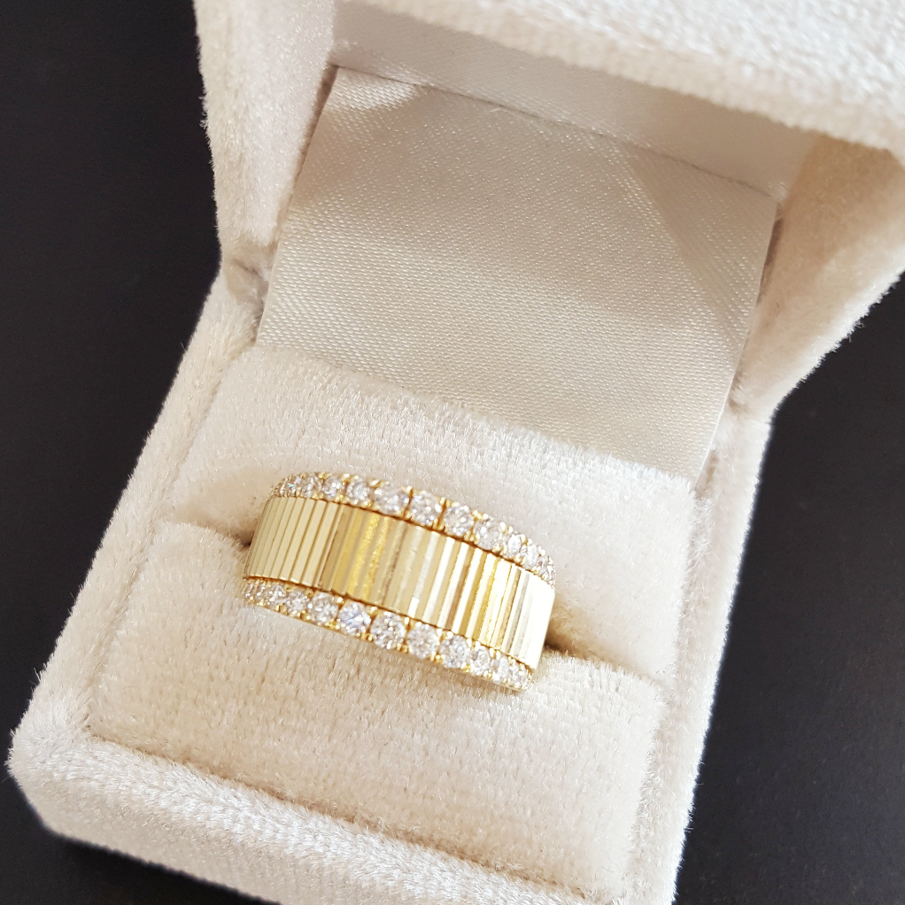 14K Yellow Gold Mirrored Wide Band Diamond Ring