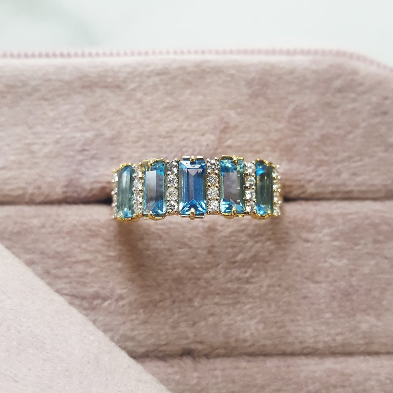 Luxury by Rene Hernandez 5 Stone Aquamarine Band