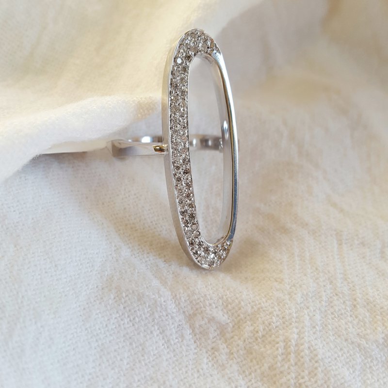 Luxury by Rene Hernandez Oval Open Ring