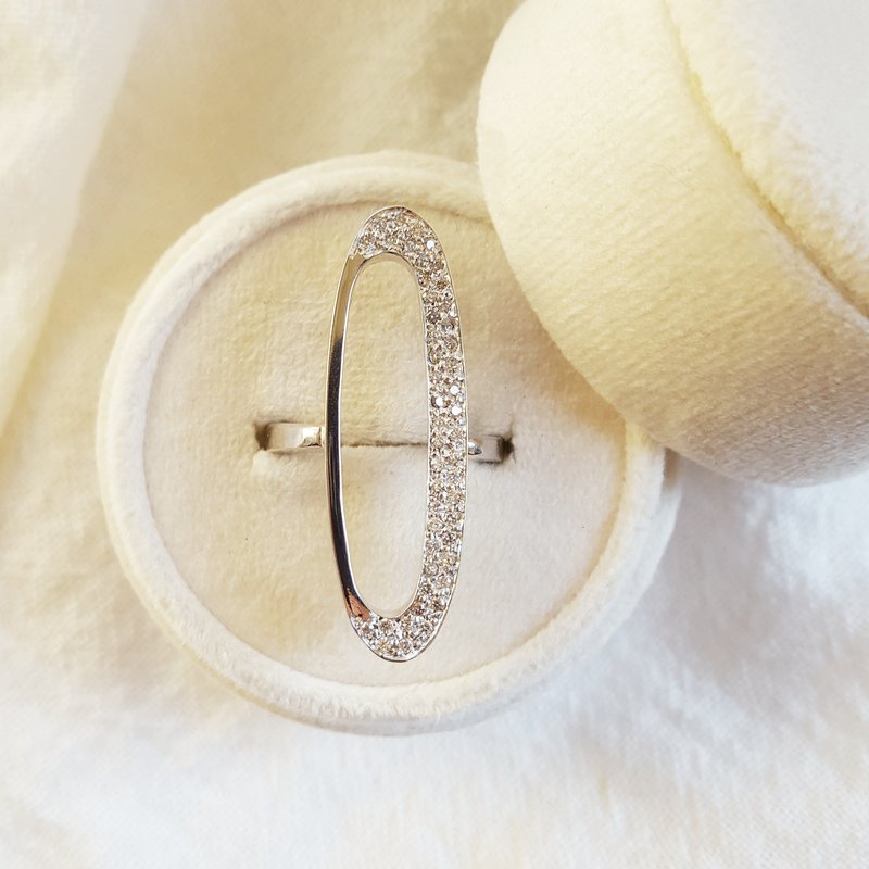 Luxury by Rene Hernandez Oval Open Ring