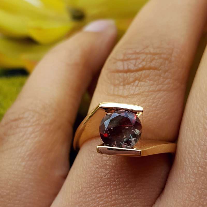 American Gem Collection Red Moon