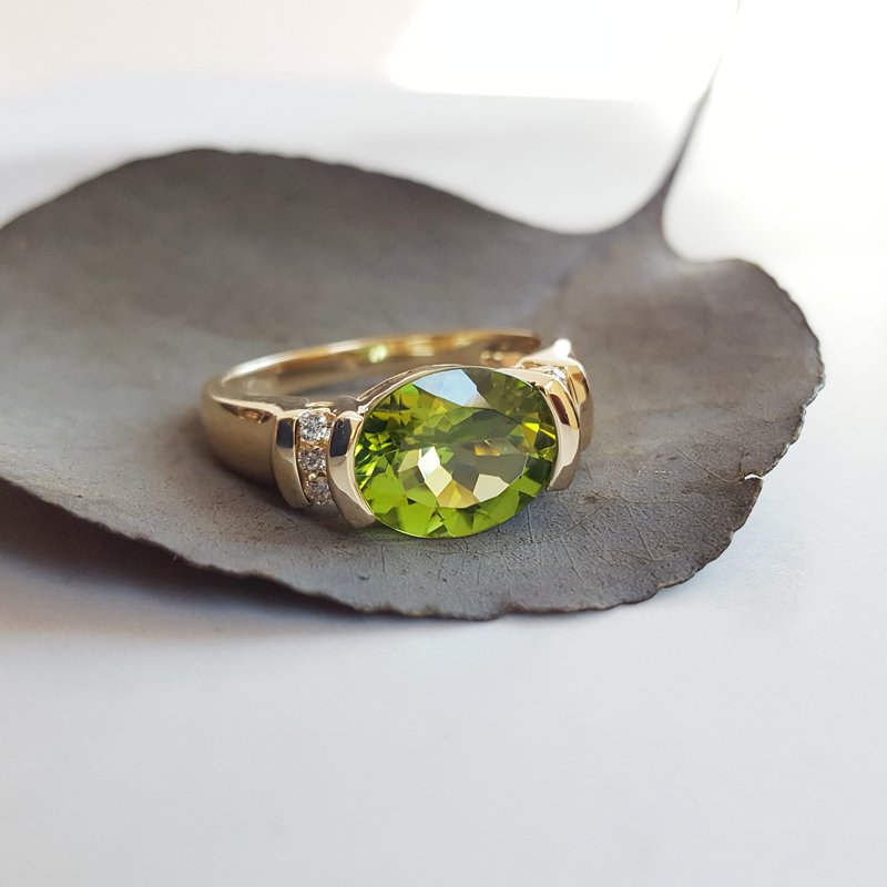 Arizona Peridot Gold Jewelry East-West Peridot Ring 370652