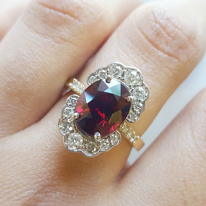 Luxury by Rene Hernandez Vintage Garnet Ring 050511