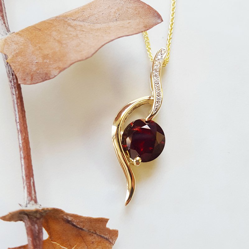 380457 Arizona Anthill Garnet Gold Jewelry Cascade Accented Pendant