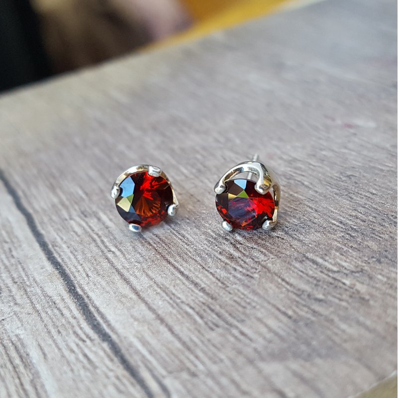 Idaho Garnet Studs