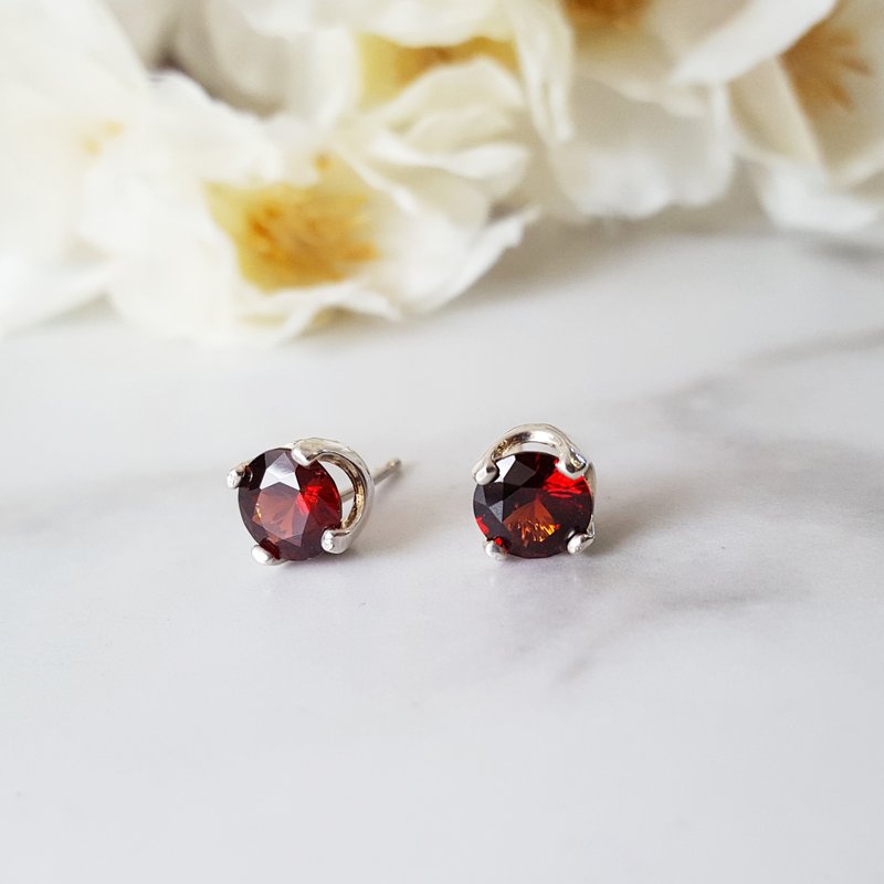 Idaho Garnet Studs
