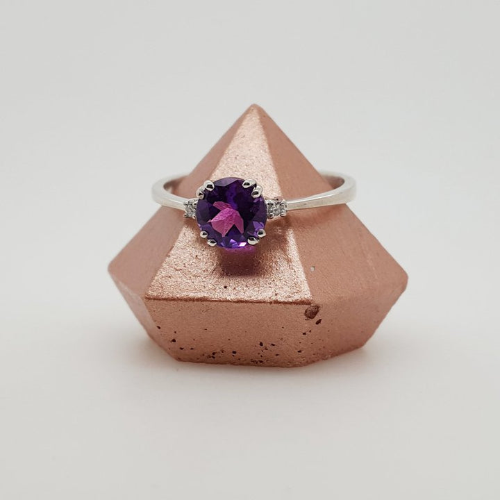 Arizona Amethyst Gold Jewelry Round Double Prong Ring