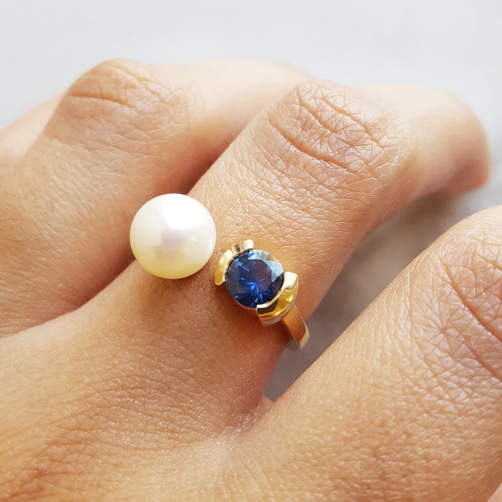 Parlé Pearl and Sapphire Elegant Ring