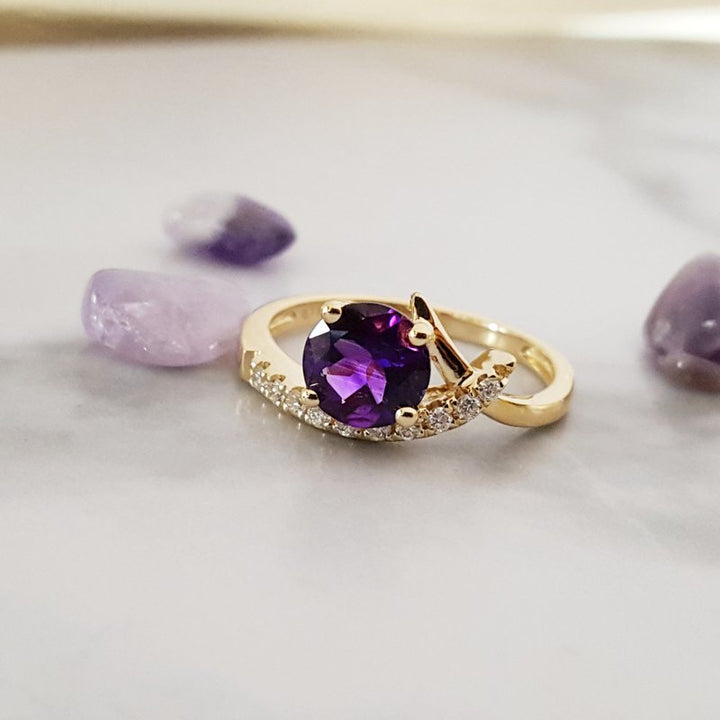 Arizona Amethyst Gold Jewelry Swooping Caress Ring