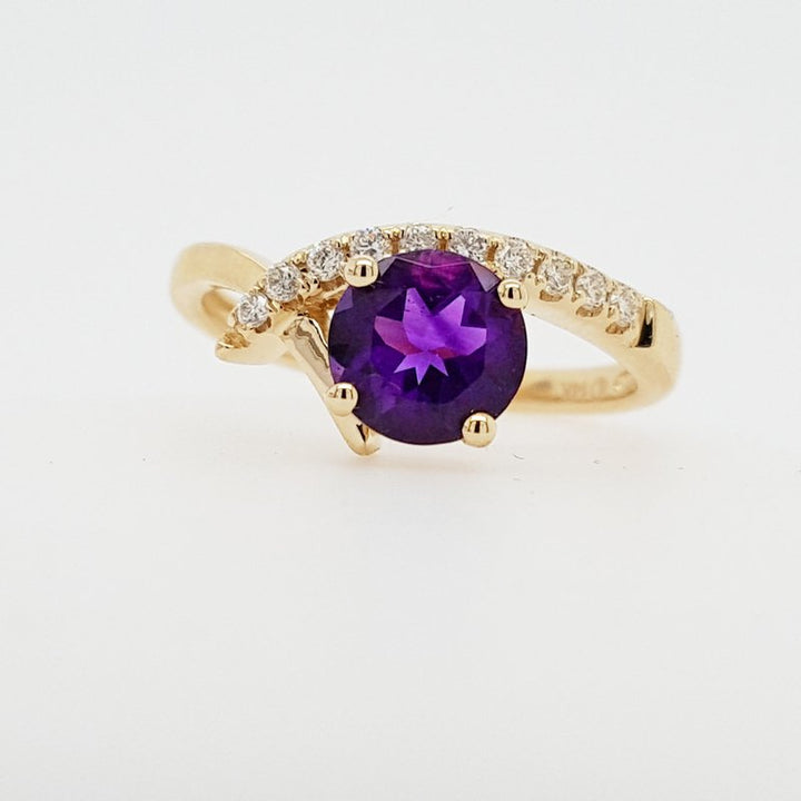 Arizona Amethyst Gold Jewelry Swooping Caress Ring