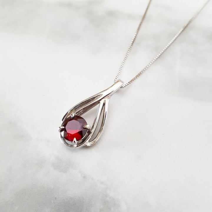 Arizona Anthill Garnet Gold Jewelry Swoop Pendant 380301