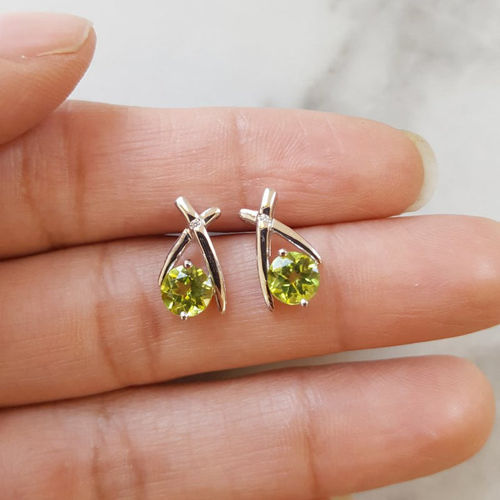 Arizona Peridot Silver Jewelry Criss-Cross Silver Peridot Studs