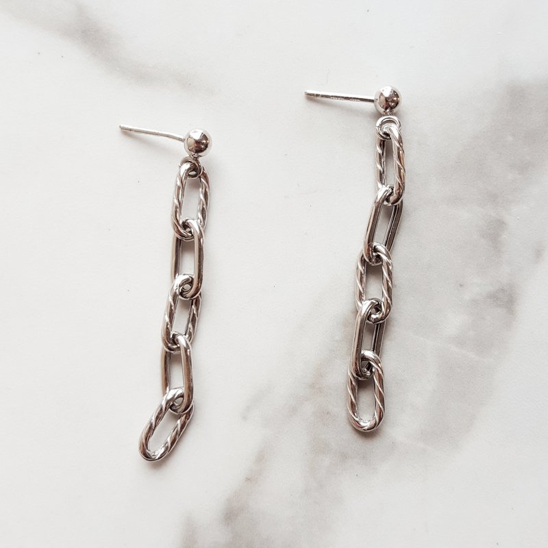 Sami Fine Jewelry Silver Textured Chain Dangles
