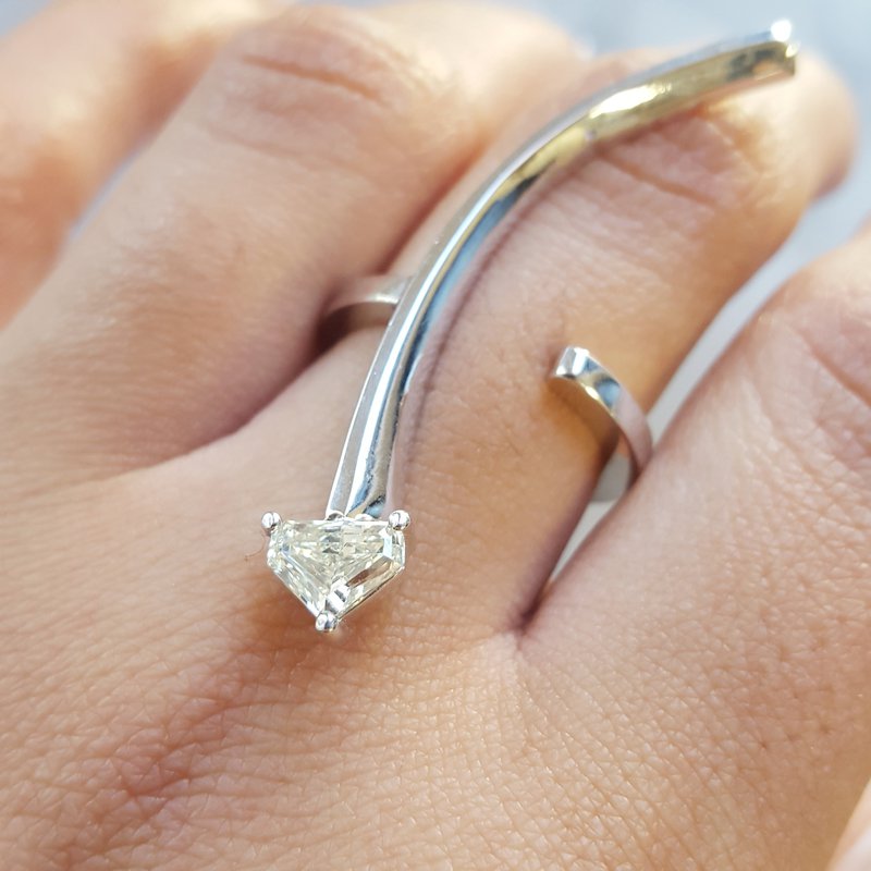 Luxury by Rene Hernandez Dramatic Geometric Curve Ring 020797