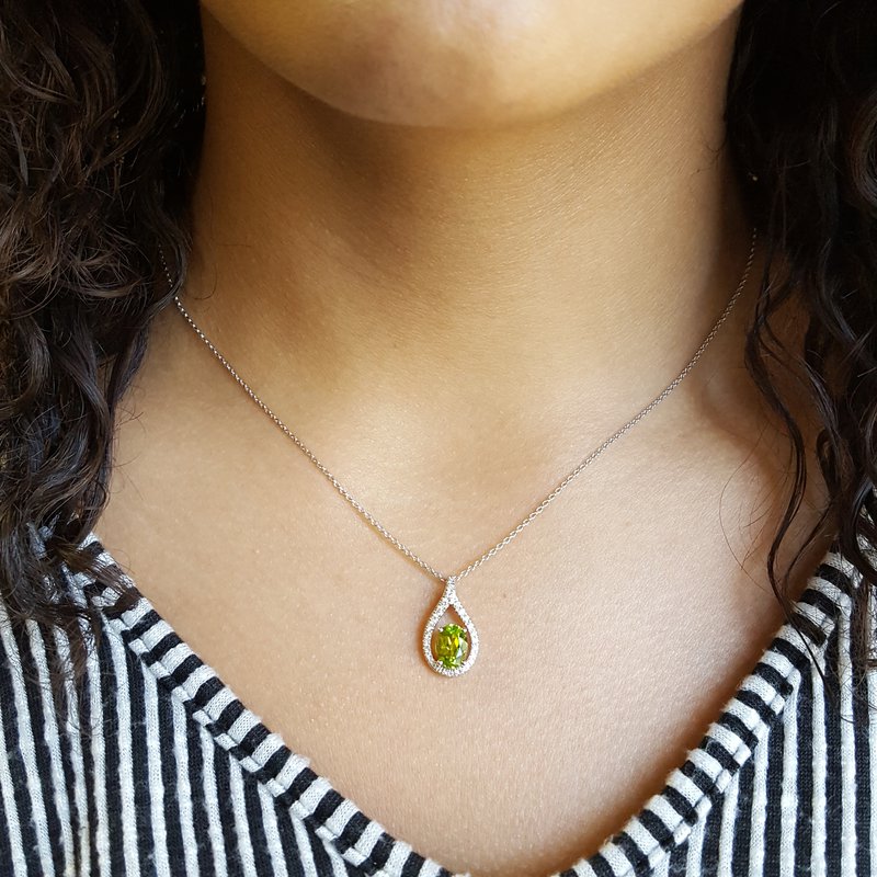 Arizona Peridot Gold Jewelry Oval Loop Pendant