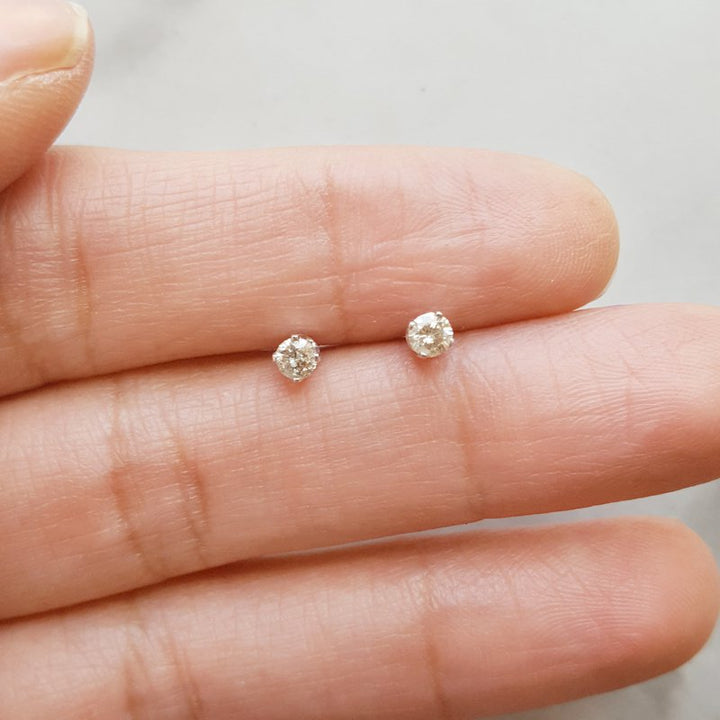 Gems One Diamond Round Classic Solitaire Stud Earrings In 14k White Gold (1/4 Ctw)