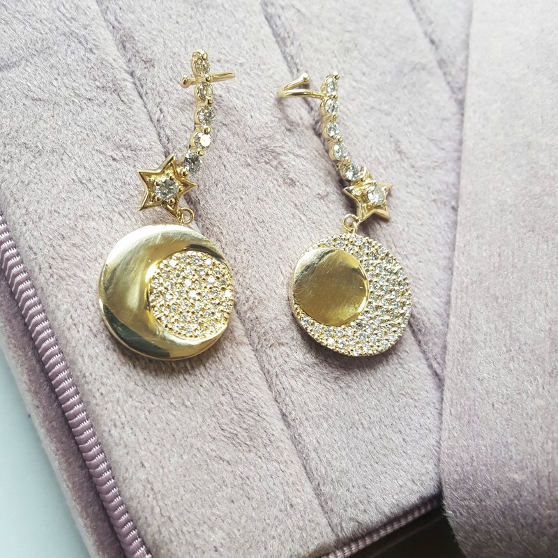 Luxury by Rene Hernandez Crescent Moon Earrings