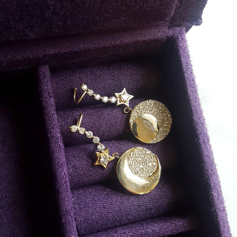 Luxury by Rene Hernandez Crescent Moon Earrings