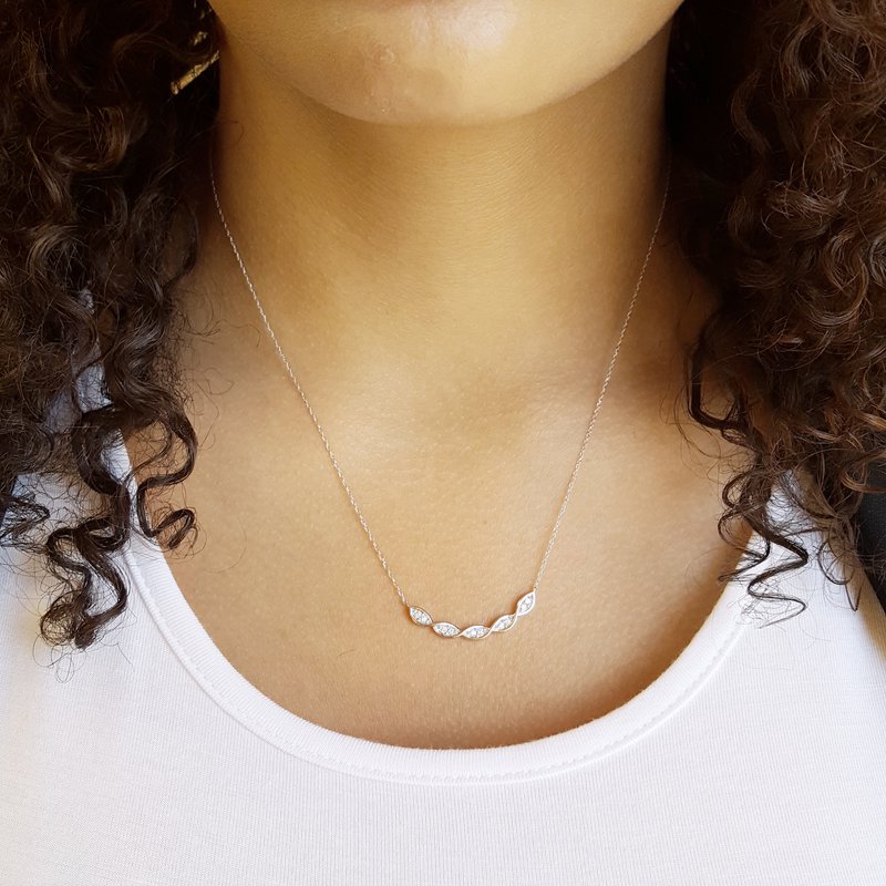 Sami Fine Jewelry Intertwined Curve Bar Necklace