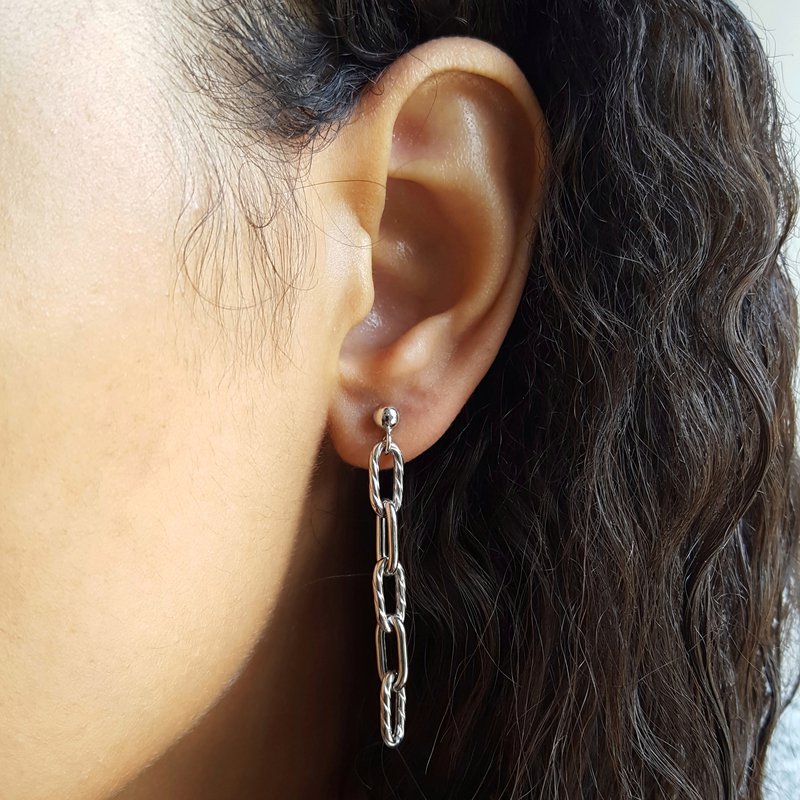 Sami Fine Jewelry Silver Textured Chain Dangles