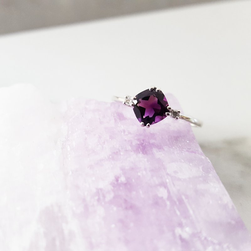 Double Prong Cushion Cut Ring