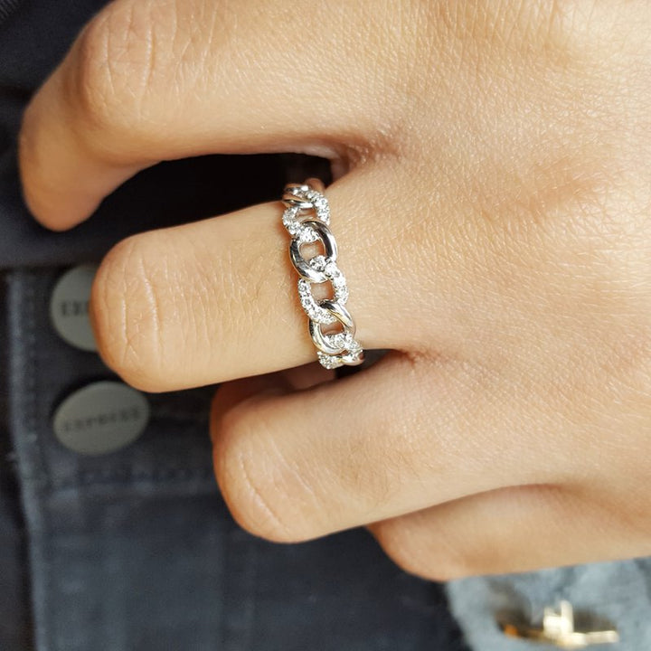 Gems One Chain Link Style Ring
