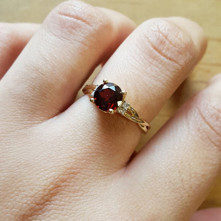 Sami Fine Jewelry Round Garnet Ring 061241