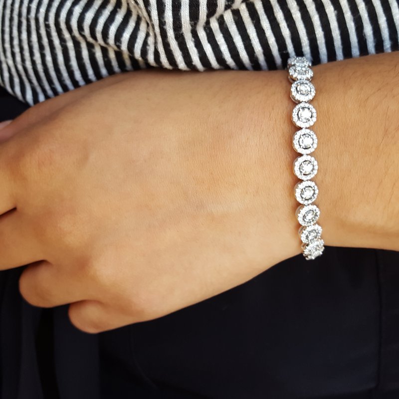 Gems One Diamond Halo Circle Link Tennis Bracelet In 14k White Gold (4ctw) BC08051-4WC