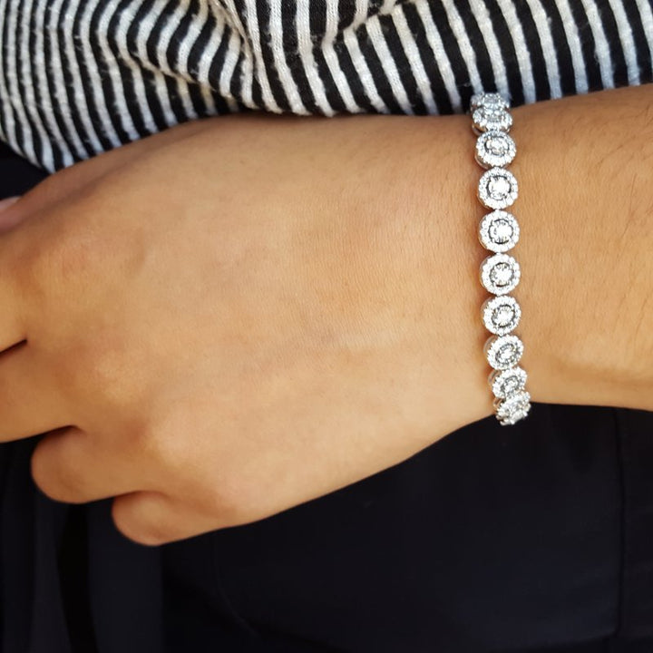 Gems One Diamond Halo Circle Link Tennis Bracelet In 14k White Gold (4ctw) BC08051-4WC