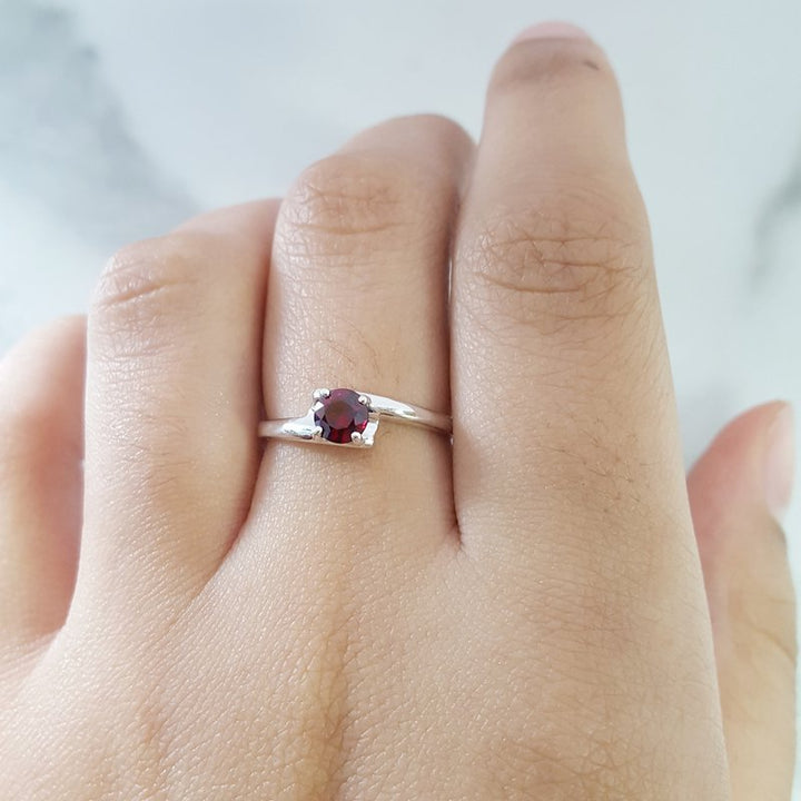 Arizona Anthill Garnet Silver Jewelry Petite Offset Ring