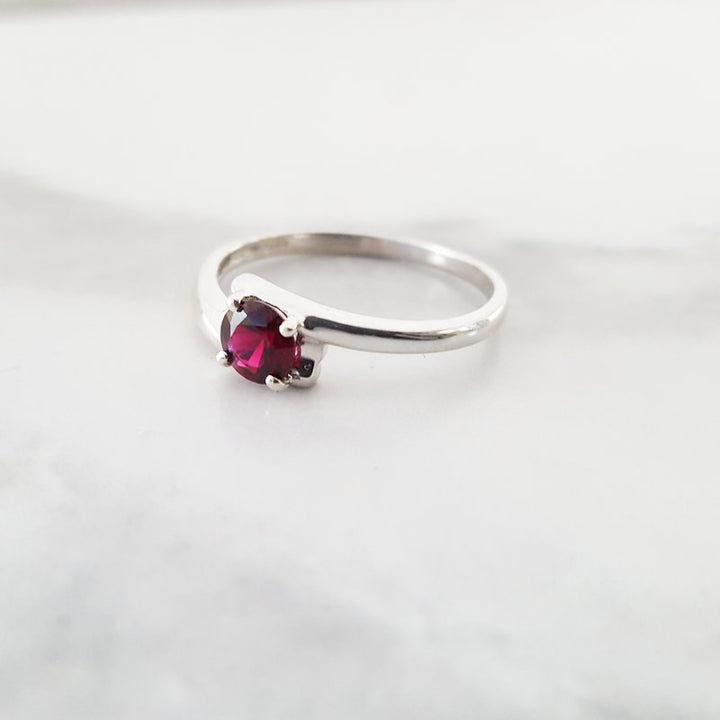 Arizona Anthill Garnet Silver Jewelry Petite Offset Ring 380361