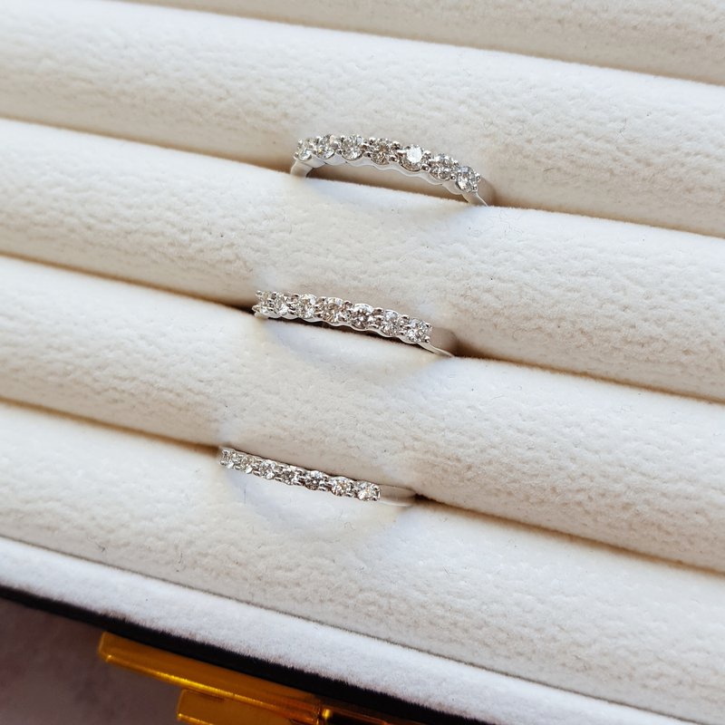 Sami Fine Jewelry Scalloped Anniversary Band (1/8 ct)
