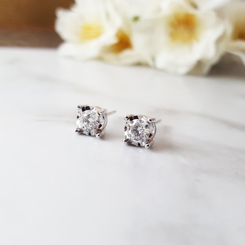 Sami Fine Jewelry True Reflections Studs