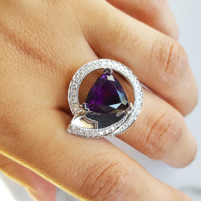 Amethyst Gold Jewelry Trillion Cut Swirl Ring