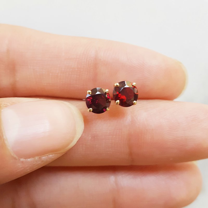 Arizona Anthill Garnet Gold Jewelry Essential Stud Earrings