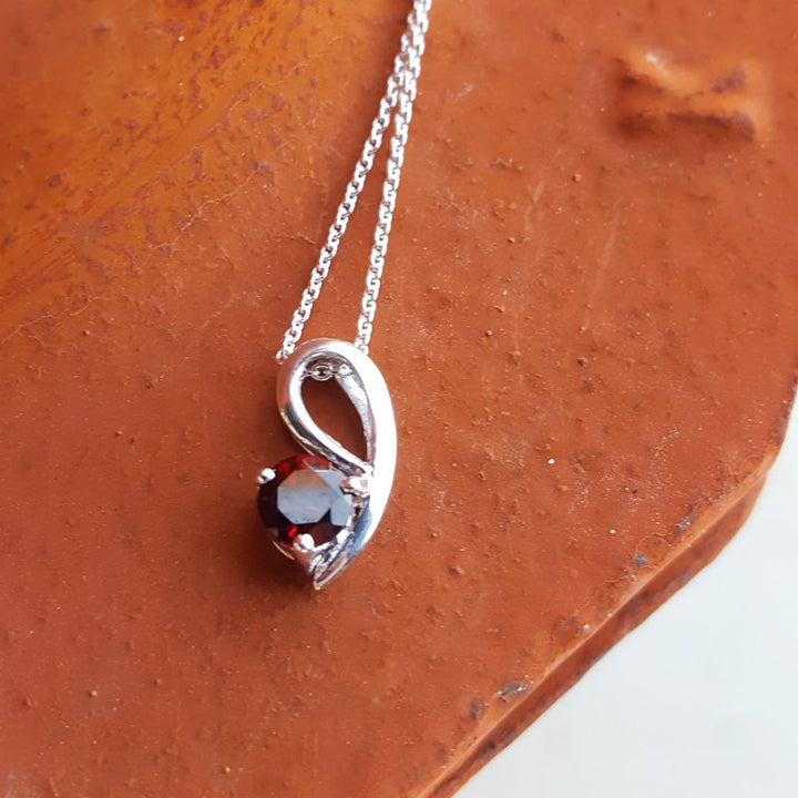 Arizona Anthill Garnet Silver Jewelry Arizona Garnet Swoop Necklace