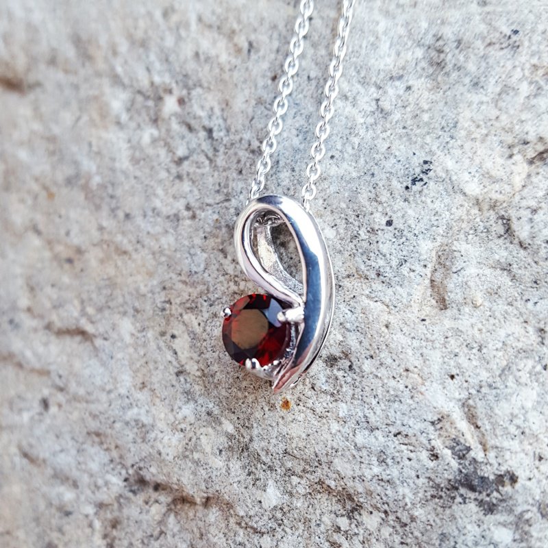 Arizona Anthill Garnet Silver Jewelry Arizona Garnet Swoop Necklace 380445