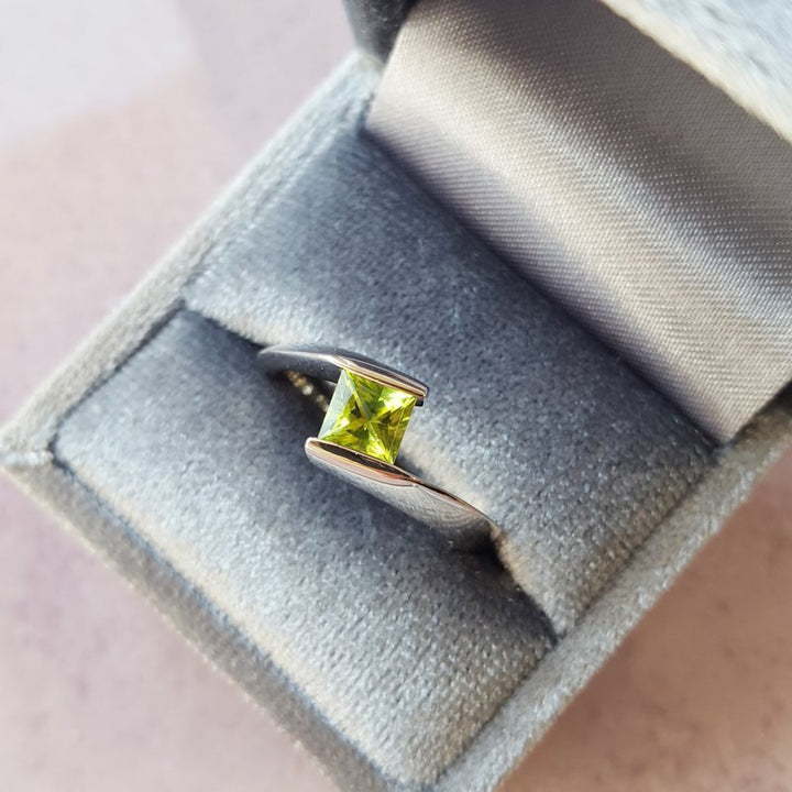 Arizona Peridot Silver Jewelry Modern Square Peridot Ring 370664