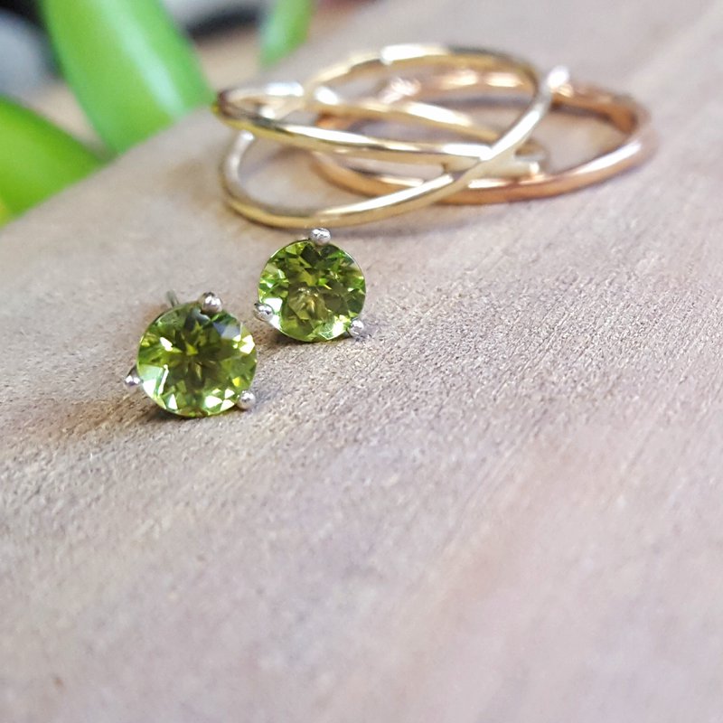 Arizona Peridot Gold Jewelry 5mm Peridot Studs 370354