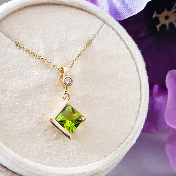 Arizona Peridot Gold Jewelry Princess Drop Pendant 370269