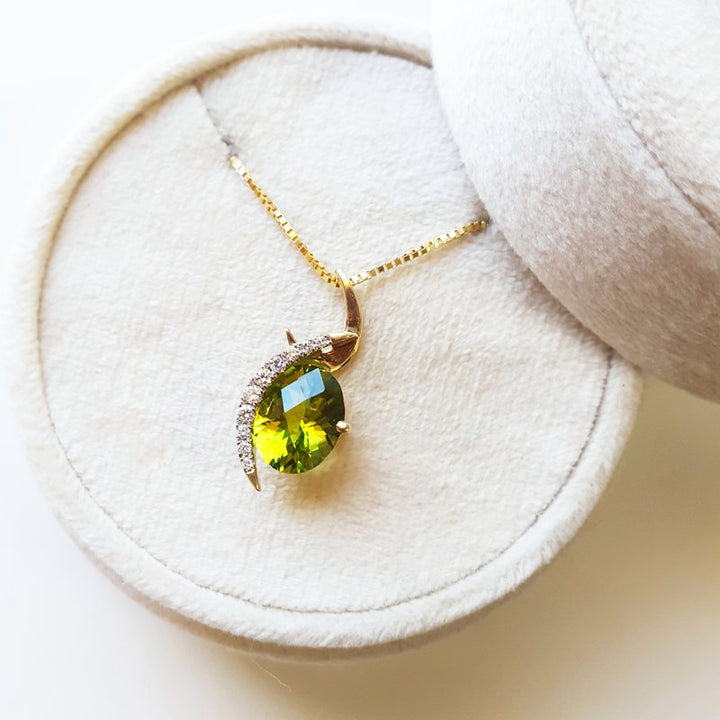 Arizona Peridot Gold Jewelry Swirl Peridot Necklace 370521