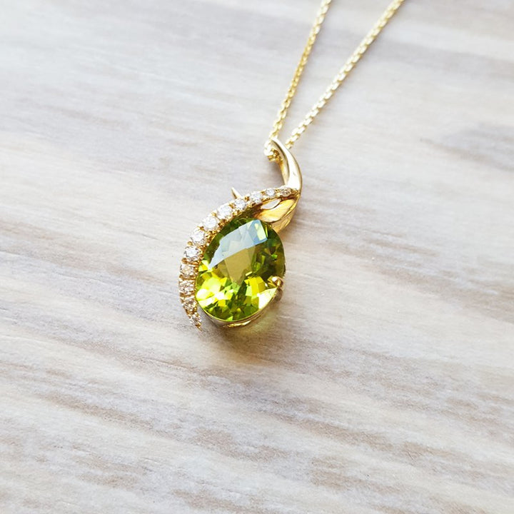14KY Arizona Peridot Gold Jewelry Swirl Peridot Pendant