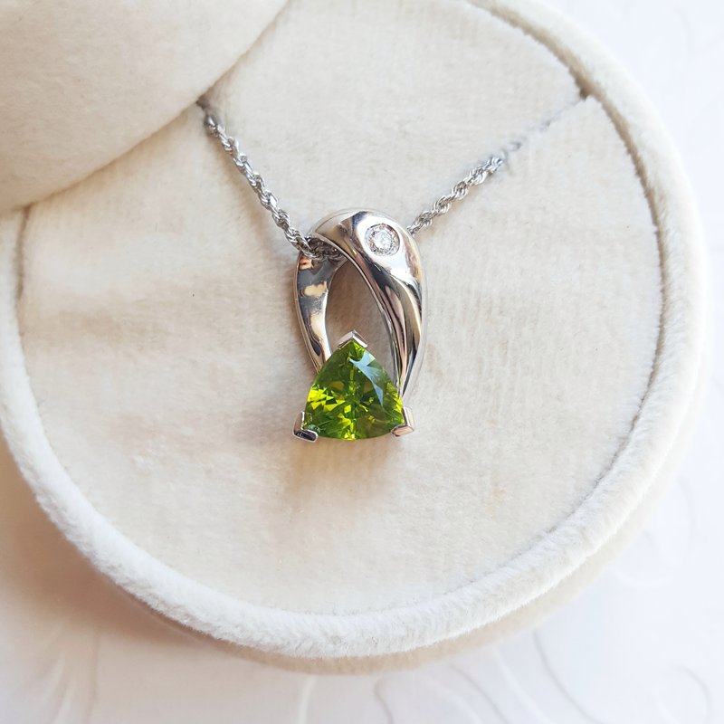  Arizona Peridot Gold Jewelry Trillion Peridot Necklace 370573 - Sami Fine Jewelry