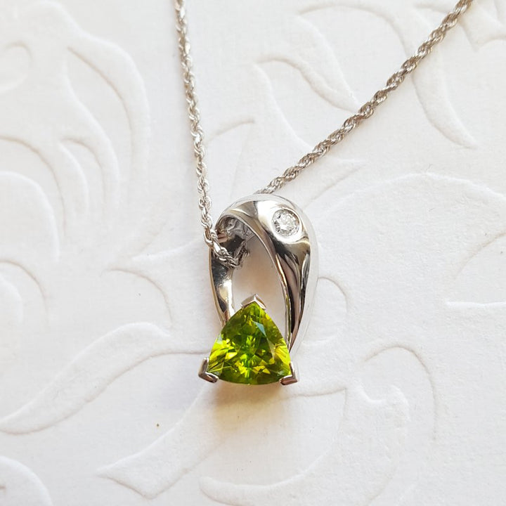 Arizona Peridot Gold Jewelry Trillion Peridot Necklace