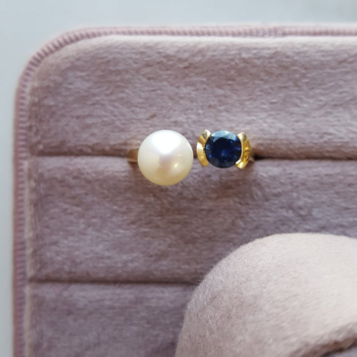 Parlé Pearl and Sapphire Elegant Ring