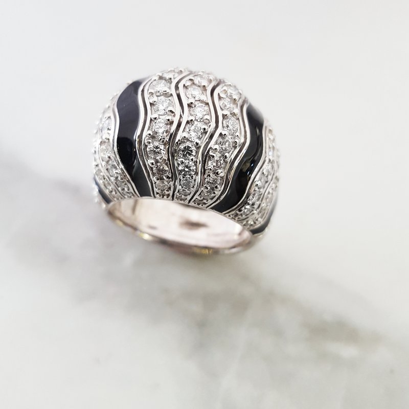 Luxury by Rene Hernandez Black Wave Cocktail Ring