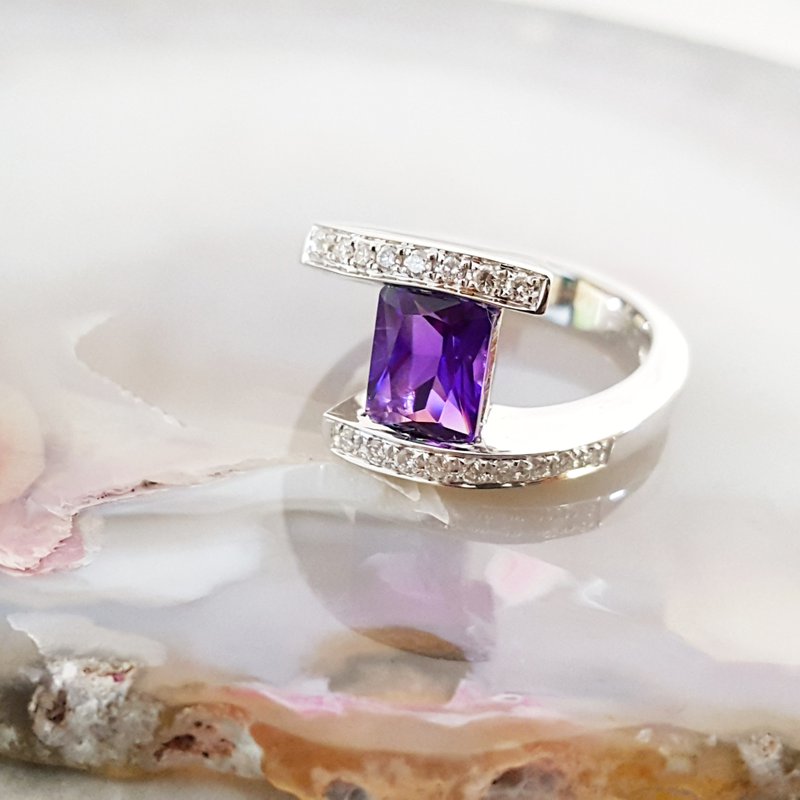 Arizona Amethyst Gold Jewelry Radiant Bypass Ring