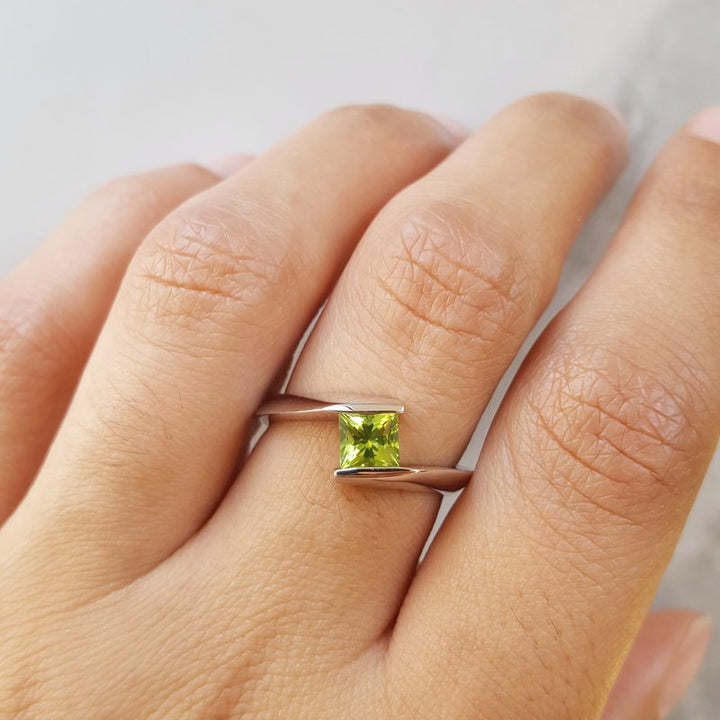 Arizona Peridot Silver Jewelry Modern Square Peridot Ring